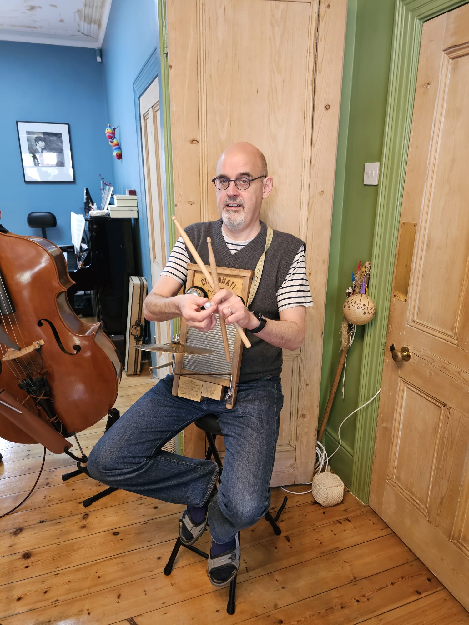 Dennis and his washboard